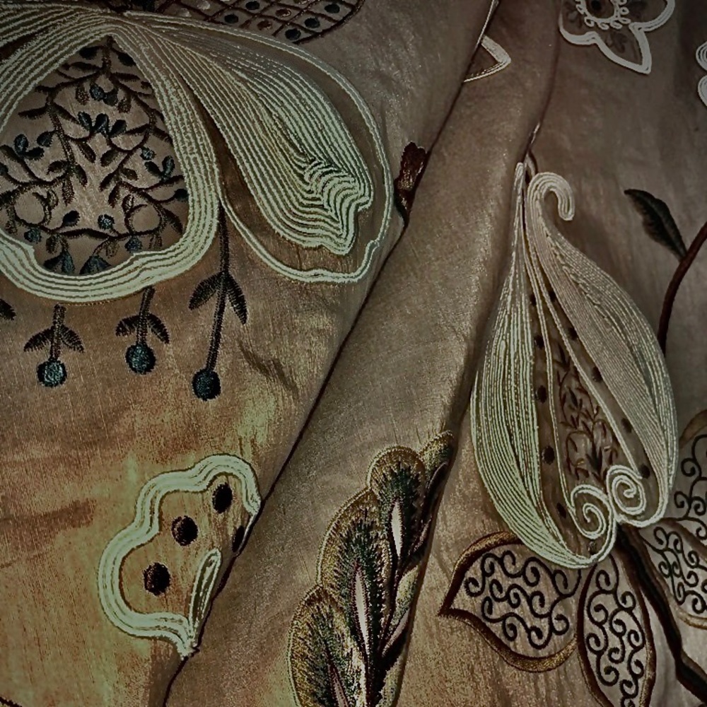 Silk Blend Bohemian Floral Embroidery - Picture 4 of 10